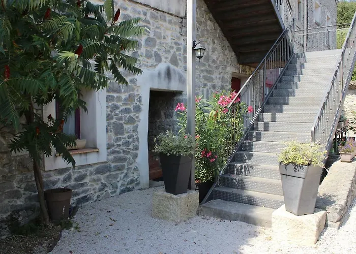 بيت للعطل De Roux *